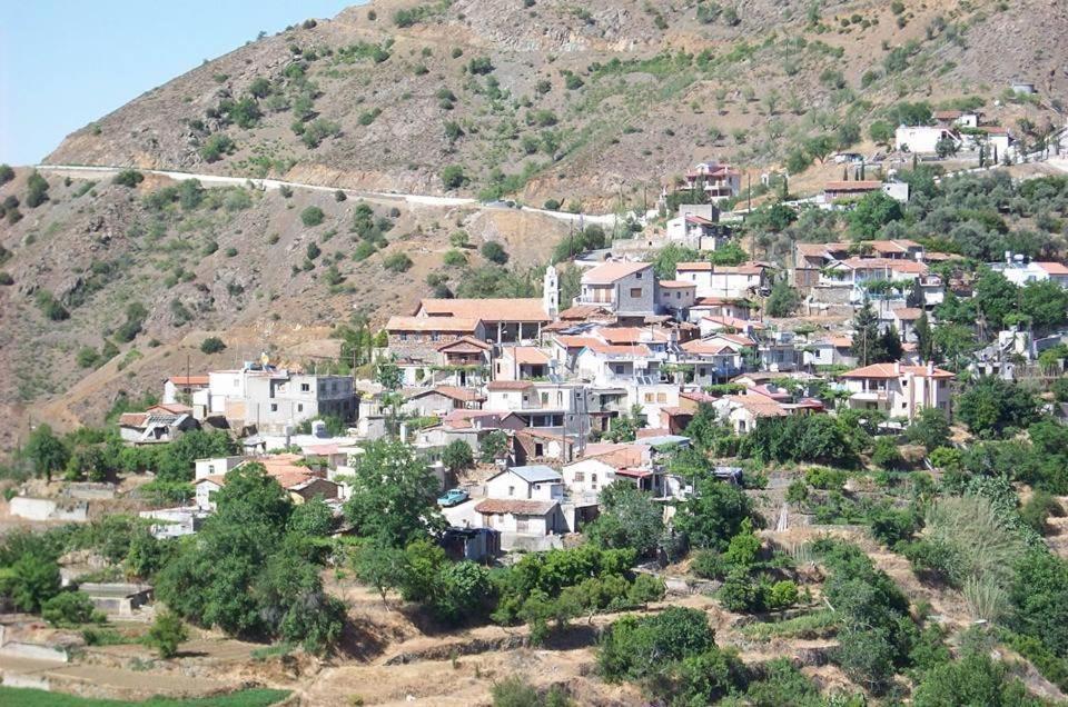 Kampi Double Storey House In The Village Nicosia Buitenkant foto
